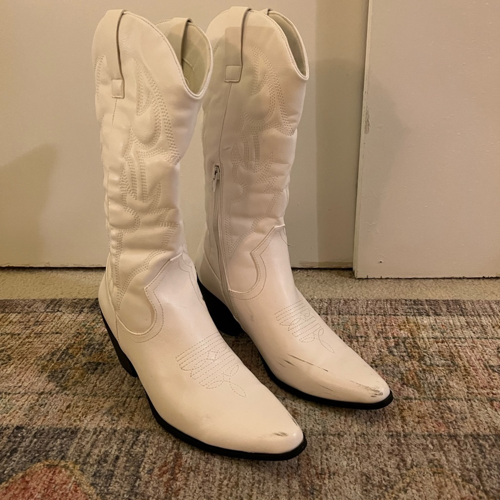 White cowgirl boots